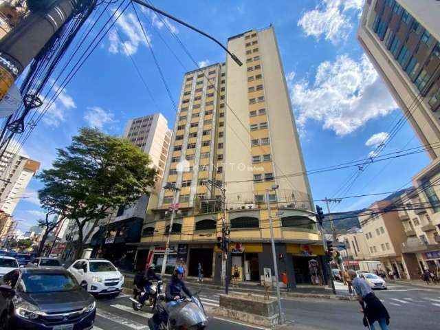 Apartamento Garden com 4 dormitórios à venda, 150 m² por R$ 795.000 - São Mateus - Juiz de Fora/MG