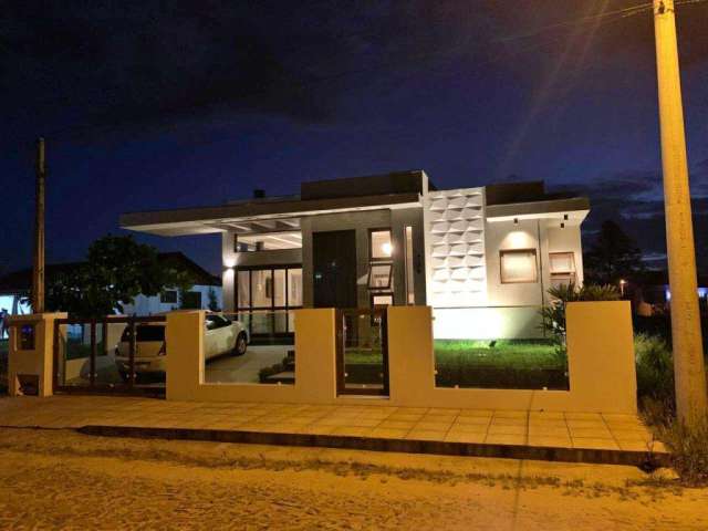 Casa 03 Dorm à venda no Bairro Bella Torres com 141 m² de área privativa - 2 vagas de garagem