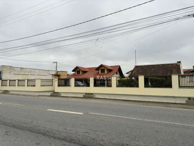 Casa frente mar no bairro meia praia em navegantes/sc