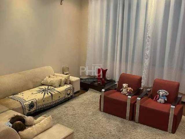 Sobrado com 3 Quartos e 4 banheiros à Venda, 300 m² por R$ 1.400.000