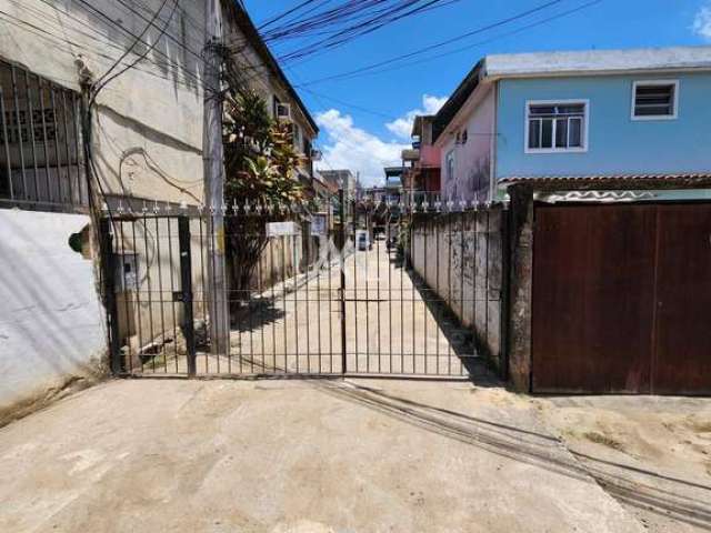 Casa de Vila Charmosa, espaçosa, quarto e sala, em CURICICA