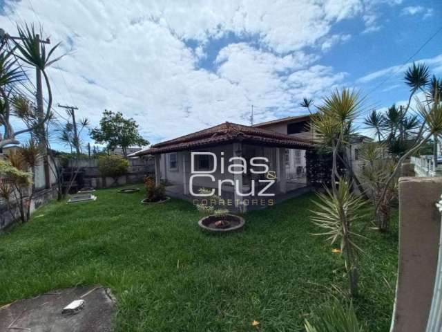 Casa com 6 dormitórios à venda, 500 m² por R$ 800.000,00 - Centro - Rio das Ostras/RJ