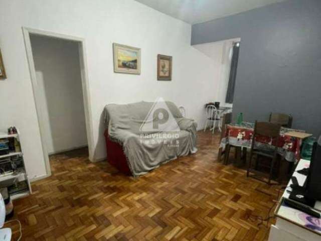 Apartamento 2 quartos, sala, DCE completa, sol da manhã