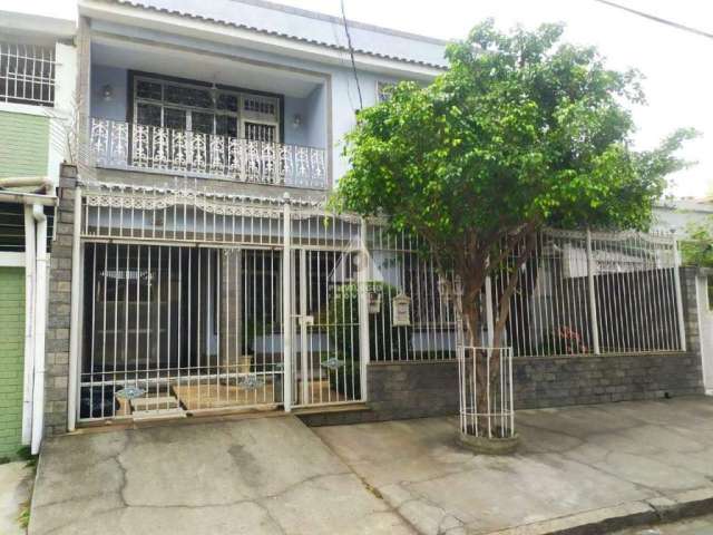 Casa Duplex com piscina e 4 quartos na Vila da Penha
