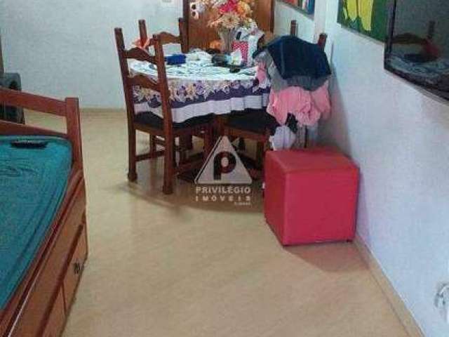 Apartamento , 2 qts, varanda , 1 vaga , RIO Comprido