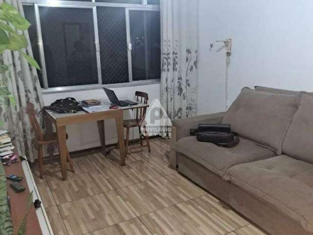 Vendo apartamento no Maracanã 1 quarto frente, com dependencia completa, 49 m² - ISENTO DE IPTU.