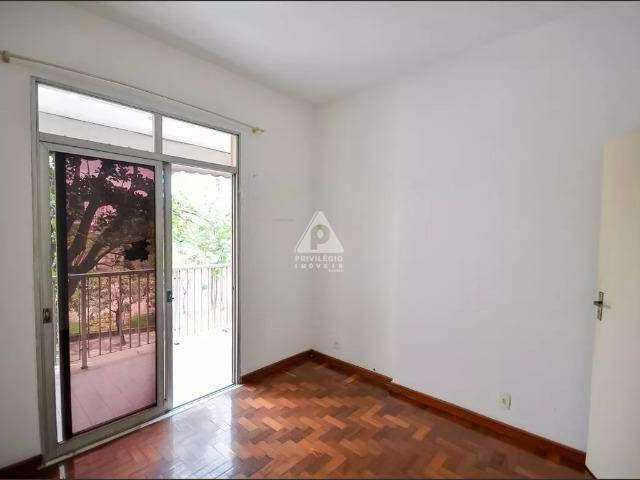 Apartamento de 2 quartos com varanda e vaga no Maracanã