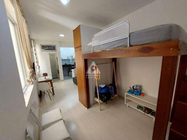 Apartamento conjugado, 1 sala, 1 banheiro, cozinha, 33m² - Botafogo - RJ.