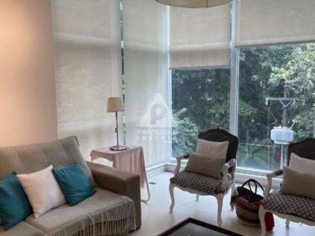 Excelente apartamento duplex, 2 quartos , varanda, 1 vaga.