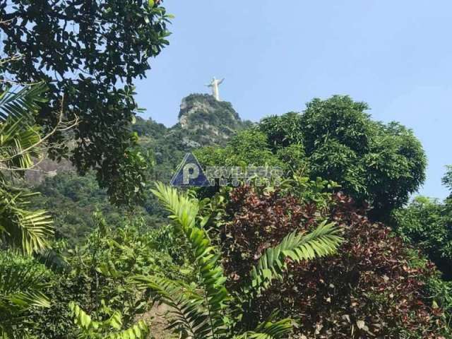 Terreno no coração do Cosme Velho