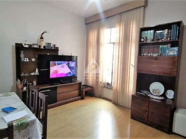 Apartamento com 3 Quartos e 2 banheiros à Venda, 110 m² por R$ 1.200.000