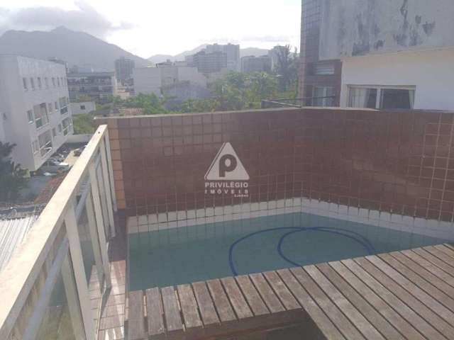 Cobertura 2 quartos - 01 suíte - 01 vaga - Piscina - Recreio dos Bandeirantes