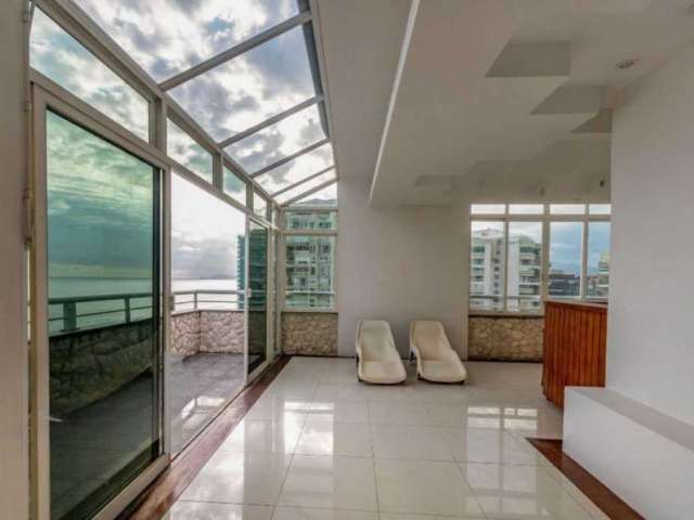 Cobertura triplex frente praia 4 quartos 2 suítes 5 banheiros 2 vagas 369 mts posto 5 Barra da Tijuca Oportunidade!