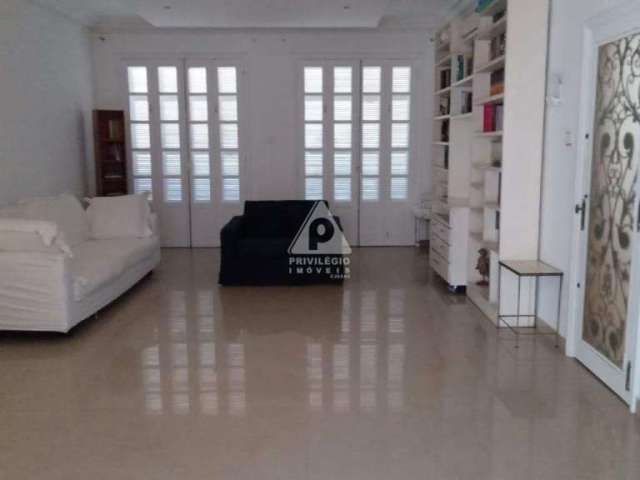 [Apartamento a venda 3 quartos] [1 suíte] [frente] [ vaga de garagem] [Santa Teresa]