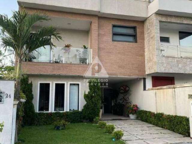 Casa 4 quartos, 3 suítes, 3 vagas, Recreio dos Bandeirantes/RJ