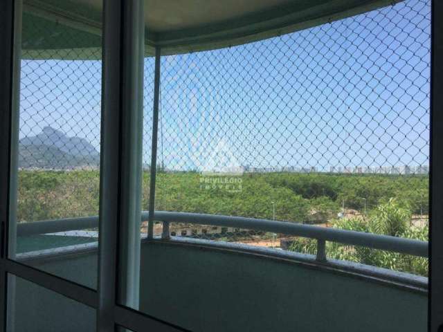 Apto 2 Quartos, sendo 1 suite, com vaga, Sol da Manha e vista eterna para a Pedra da Gávea em Jacarepagua.