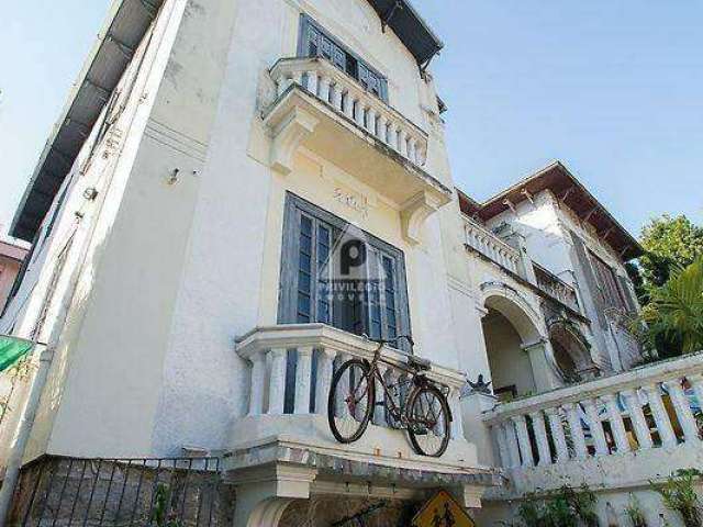 Casa com Fachada histórica, 8 quartos com área externa em Santa Teresa - Rio de Janeiro