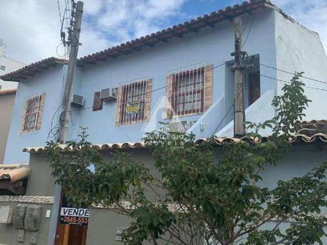 Casa com 5 Quartos e 5 banheiros à Venda, 170 m² por R$ 1.030.000