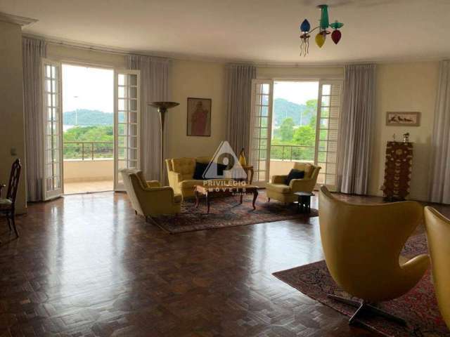 Oportunidade única: Apartamento com 618m² a venda com deslumbrante vista do Aterro do Flamengo.