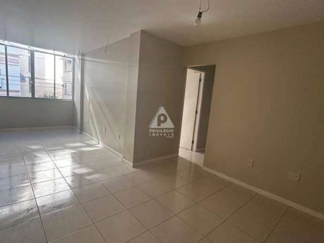 Apartamento a venda, 2 quartos, 1 banheiro social, sala em 2 ambientes, 76m², Tijuca-RJ