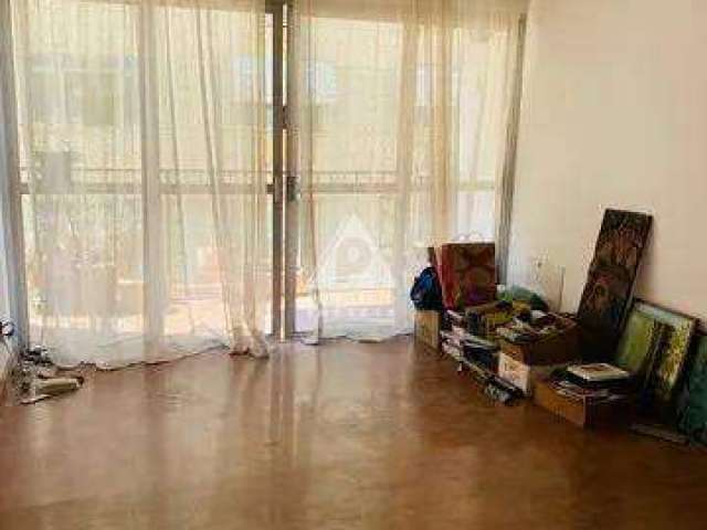 Vendo apartamento com 3 quartos (1 suite), 110 m², dependências e 2 vagas de garagem na escritura.