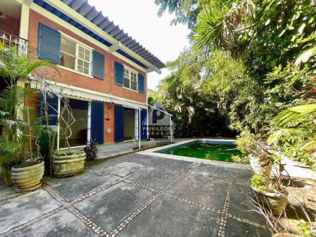 Casa Duplex com Piscina e Churrasqueira - Jd Botânico