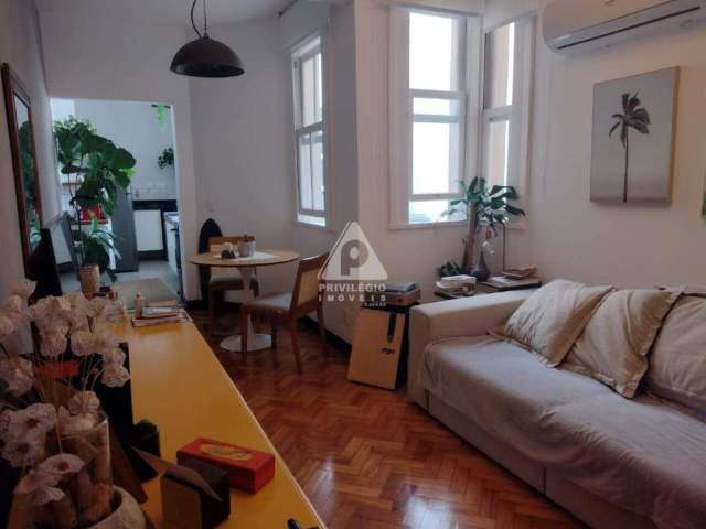 Apartamento 1 quarto com quarto serviço reformado a venda em Ipanema!