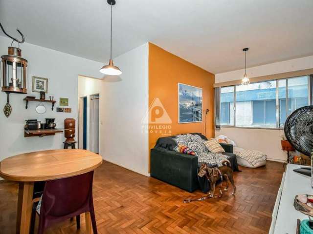 Apartamento de 2 quartos com 70m² à venda na Glória!