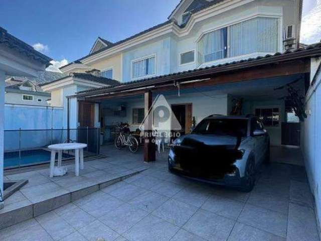 Casa triplex em vargem pequena