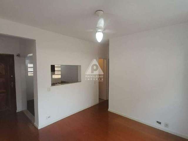 Apartamento 2 quartos com vaga na freguesia, sol da manhã.