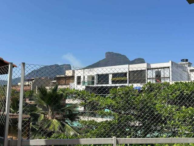 cobertura no Jardim Oceânico, 6 quartos, 5 suítes, piscina, sauna, 5 vagas de garagem e linda vista para Pedra da Gávea e Pedra Bonita