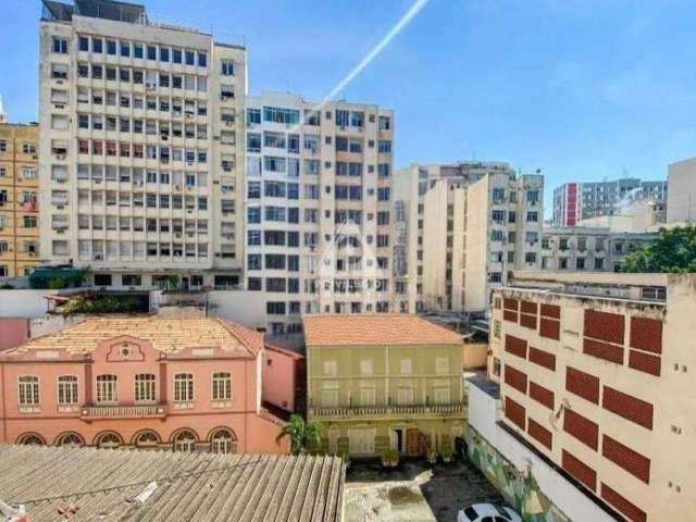 Conjugadão na Glória com cozinha e banheiro grande Lindo