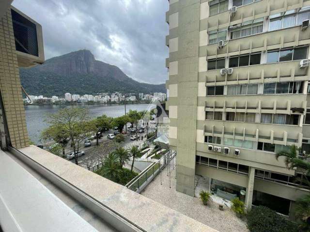 Apartamento com três quartos na lagoa