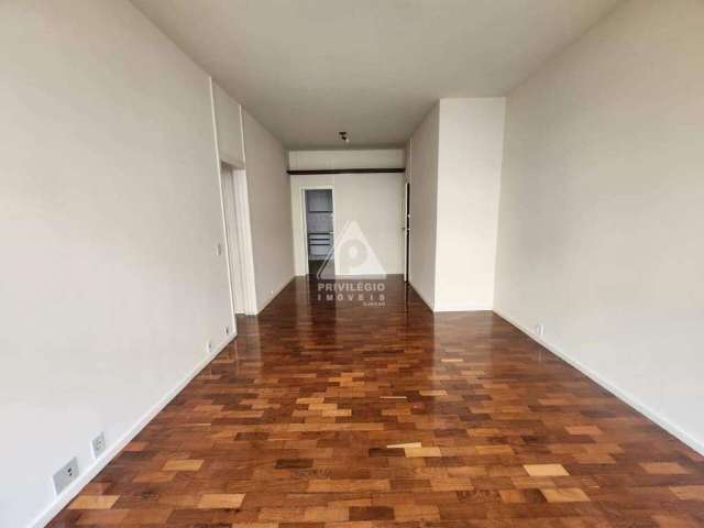 Apartamento à venda, 2 quartos, 1 suíte, 1 vaga Escritura, Copacabana - RIO DE JANEIRO/RJ