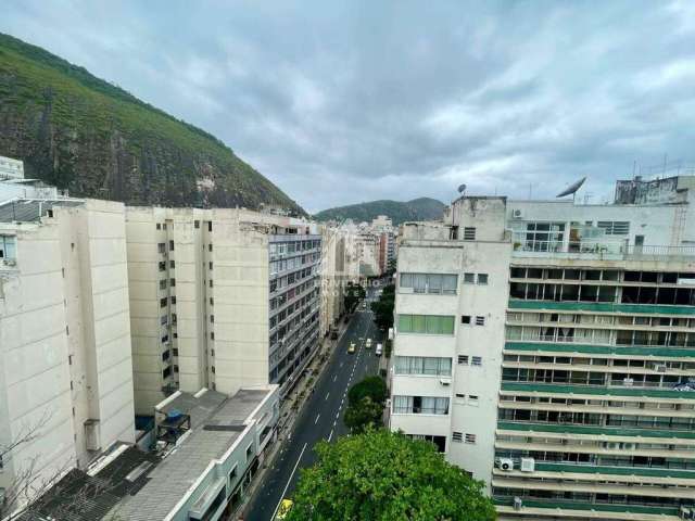 Apartamento com 3 Quartos e Vaga Escriturada no Posto 5 - Copacabana