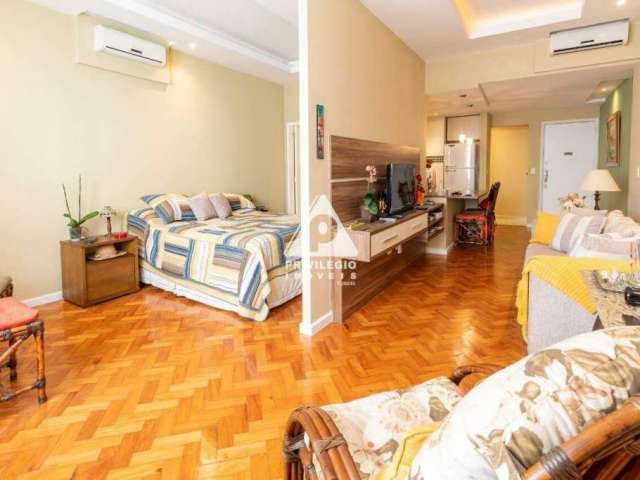 Apartamento tipo studio com sala, lavabo, quarto (suite), cozinha e área