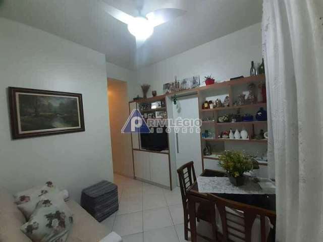 Apartamento reformado em Copacabana