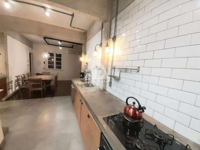 Apartamento de 3 quartos, (1 suíte), sala ampla com vaga em Laranjeiras.