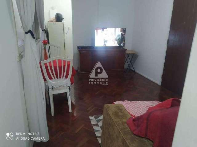 Quarto e sala em Laranjeiras