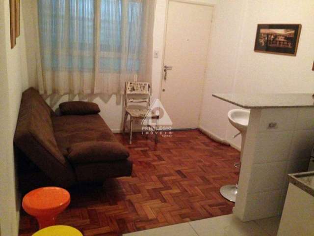 Apartamento com 1 quarto sala banheiro social sol da manhã Copacabana