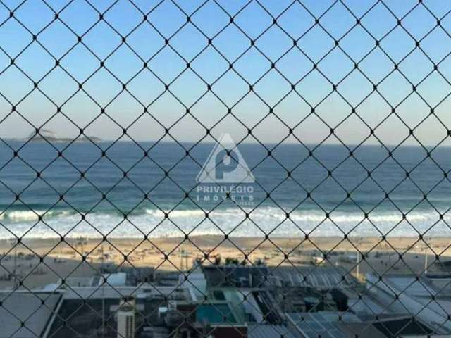 Apartamento a 1 quadra da praia ,com 2 vagas.