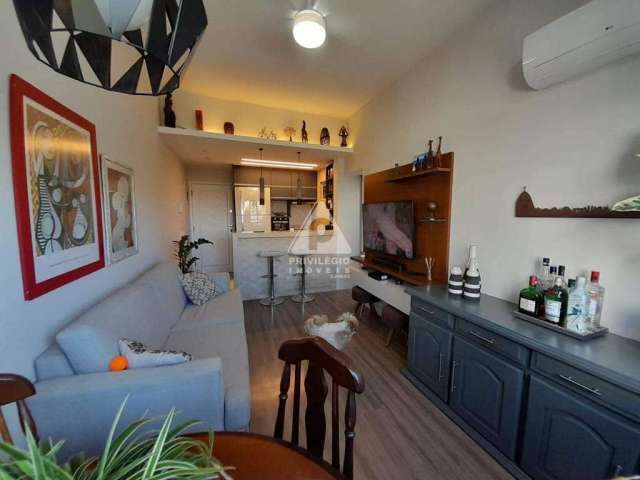 Apartamento reformado de 1 quarto na Glória!