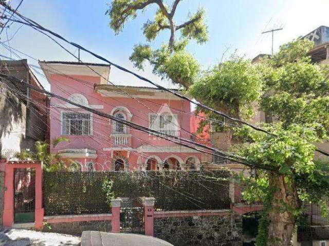 Casa à venda em Santa Teresa, próximo aos Arcos da Lapa