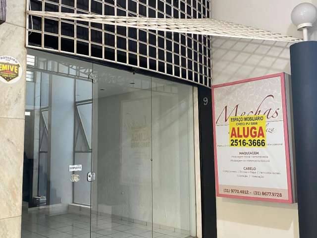 Aluga loja com subloja e sobreloja em galeria na Savassi