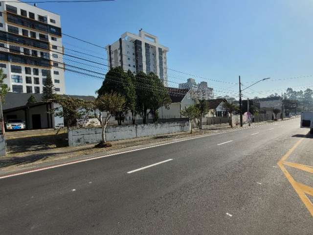 Terreno plano residencial ou comercial com 731,30m²