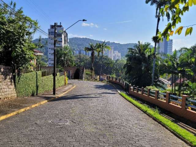 Terreno residencial com 996,11m² à venda no bairro Atiradores