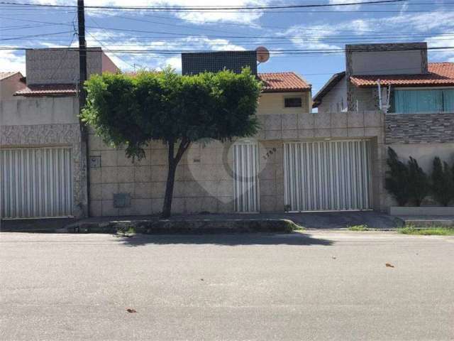 Casa para venda tem 141 metros quadrados com 4 quartos em José de Alencar - Fortaleza - Ceará