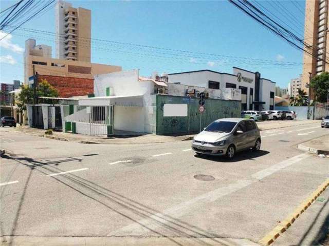 Casa para venda possui 69 metros quadrados com 3 quartos em Aldeota - Fortaleza - Ceará