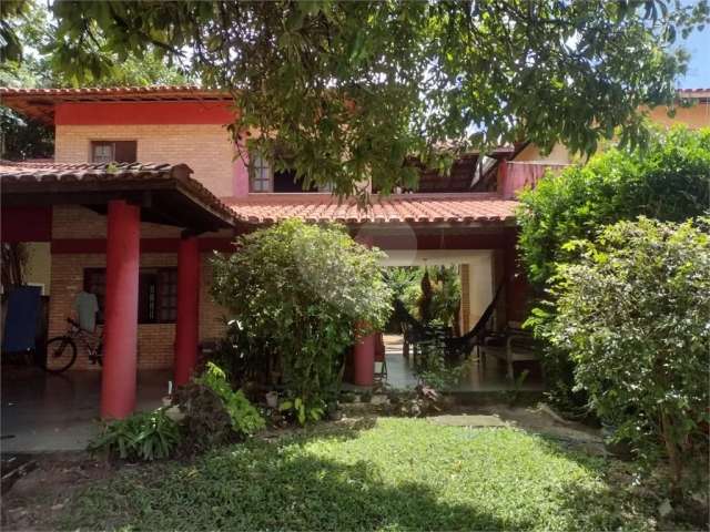 Linda casa Duplex,  com 6 suites, na Sapiranga