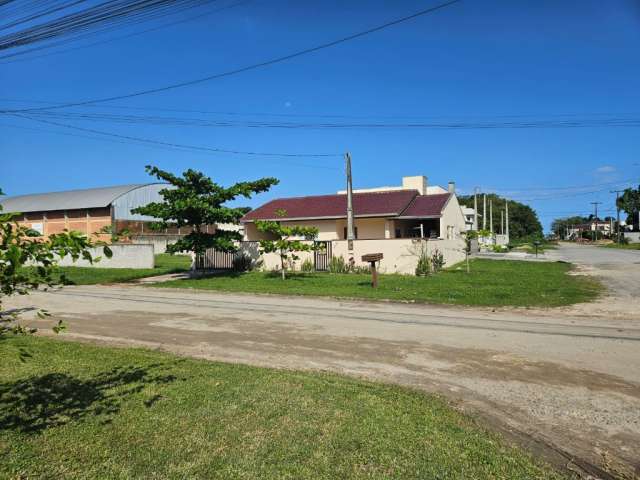 Casa padrão em guaratuba (figueira)